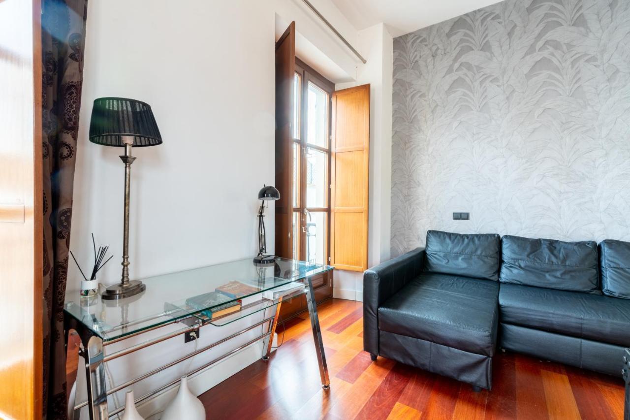 Cathedral Apartment, Upper Floor Apartment Sevilla Exterior foto