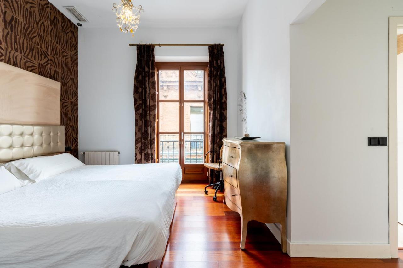 Cathedral Apartment, Upper Floor Apartment Sevilla Exterior foto