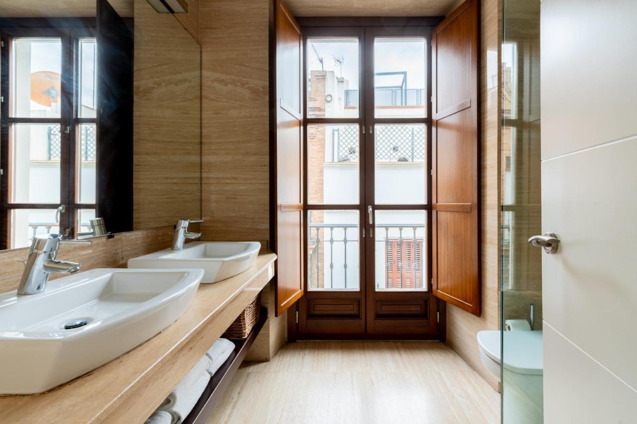 Cathedral Apartment, Upper Floor Apartment Sevilla Exterior foto